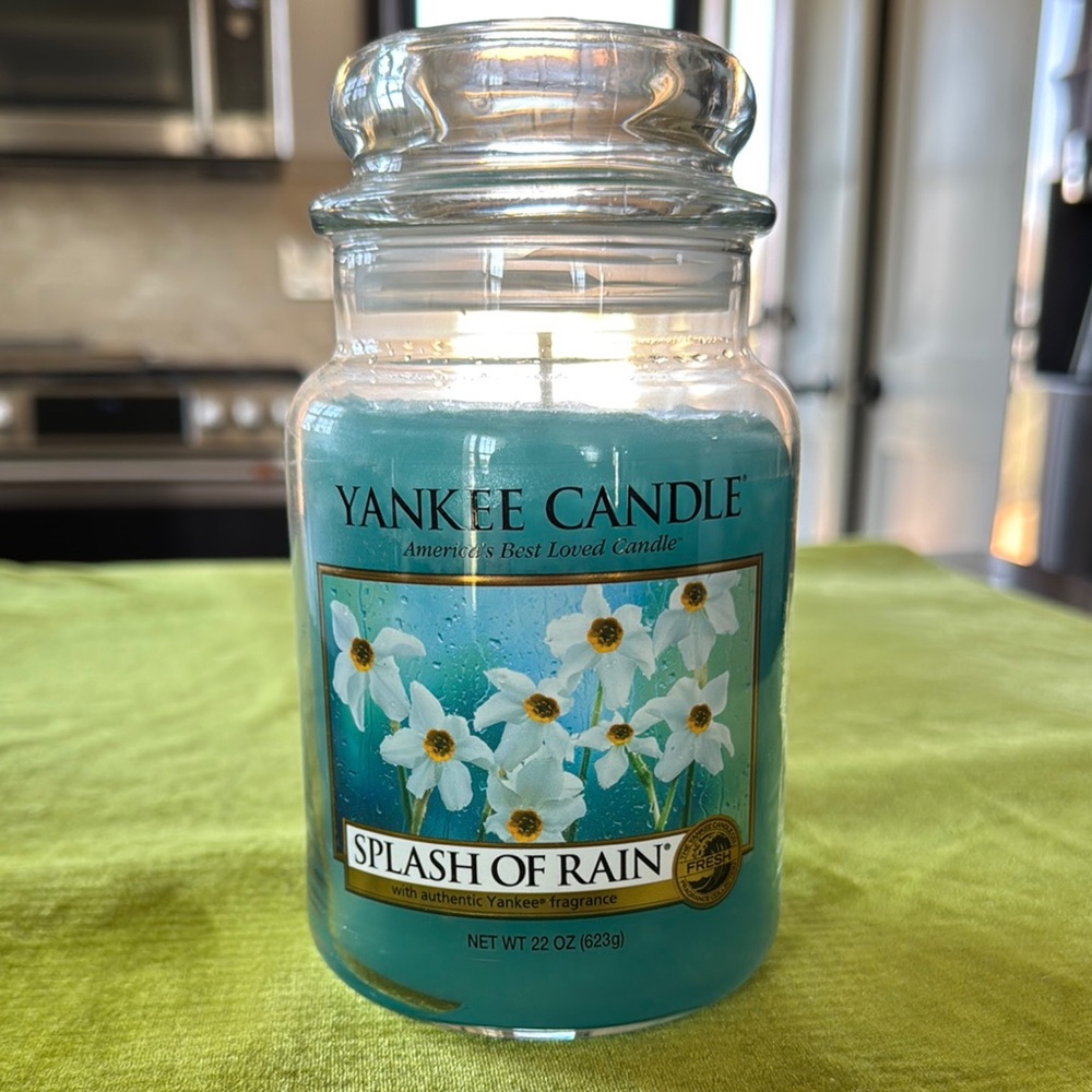 Yankee Candle Splash of Rain Jar